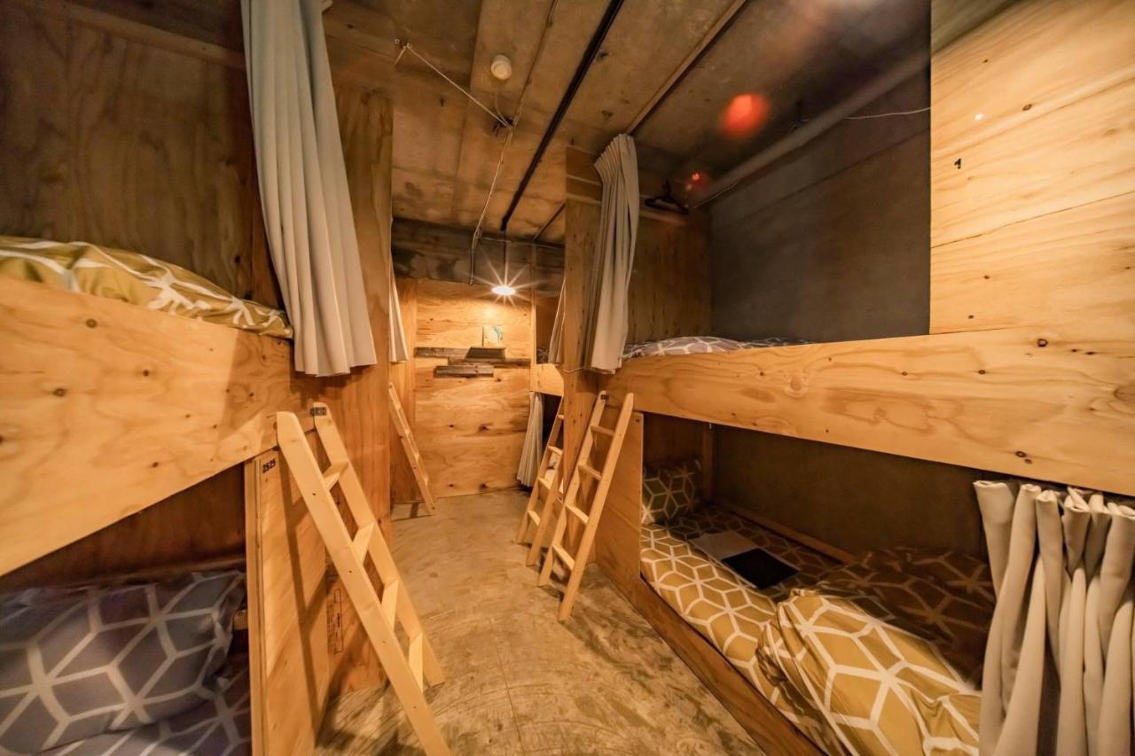 Artbar & Guesthouse Ennova Atami  Buitenkant foto